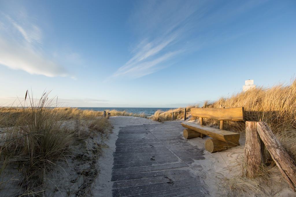 Strandhotel Duenenmeer - Adults Only Dierhagen Bagian luar foto